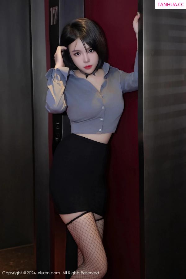   [XiuRen]高清写真图 2024.04.23 No.8435 陆萱雅 黑丝美腿第13张图片